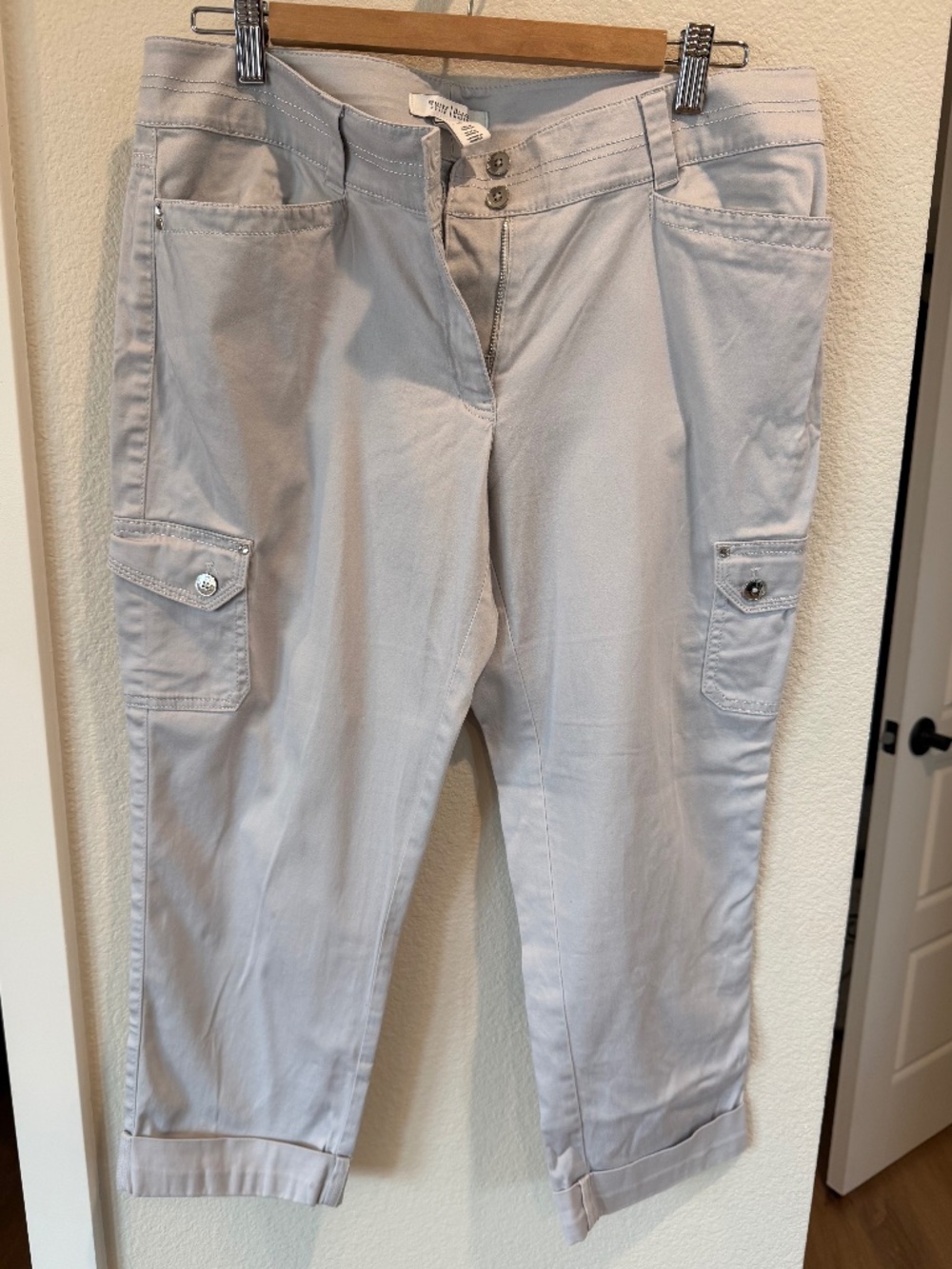 White House Black Market Grey Capris